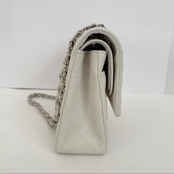*SOLD* nfs Chanel classic flap in medium - Picture 4 of 17